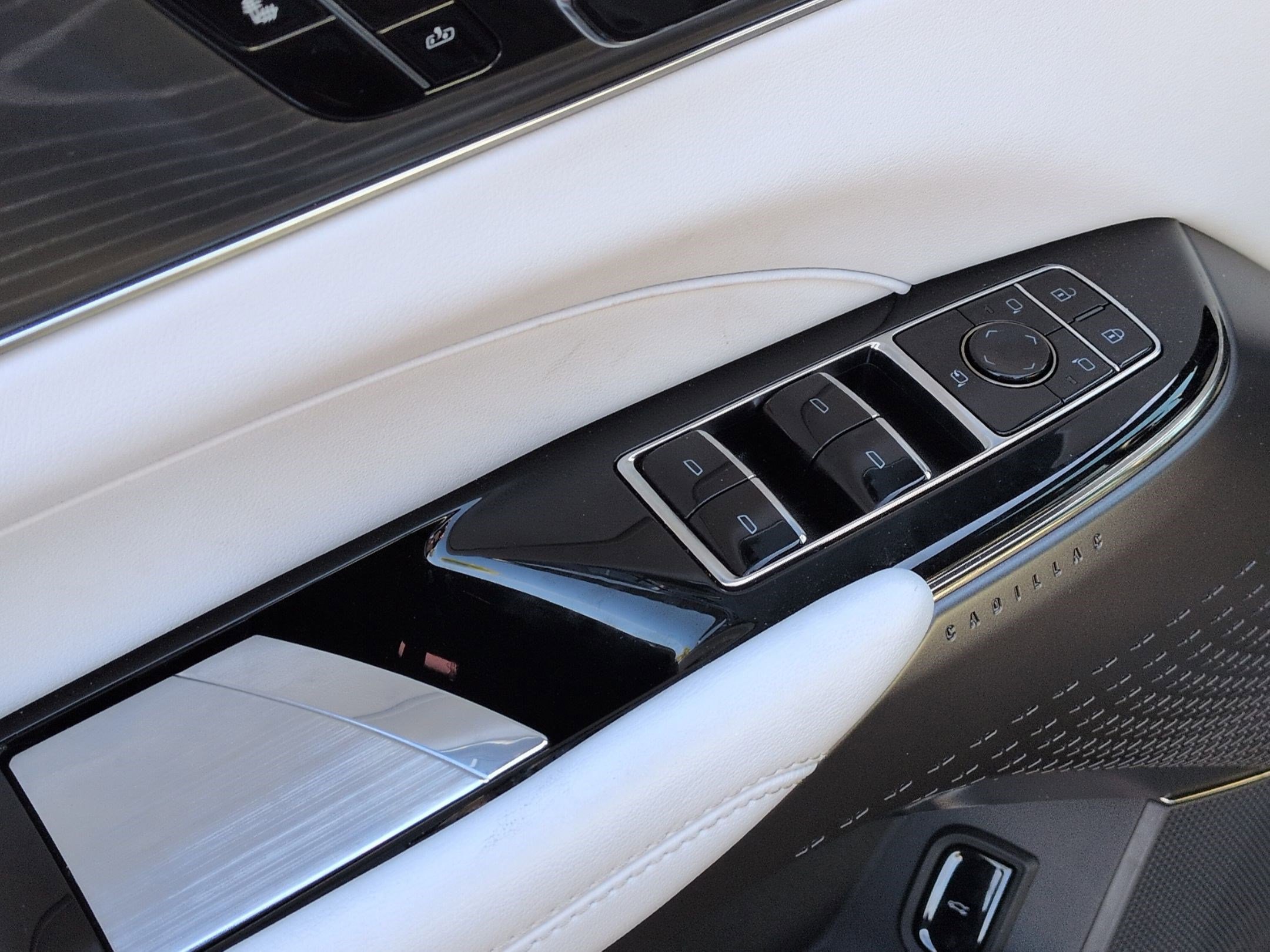 Used 2025 Cadillac Lyriq Sport image 15