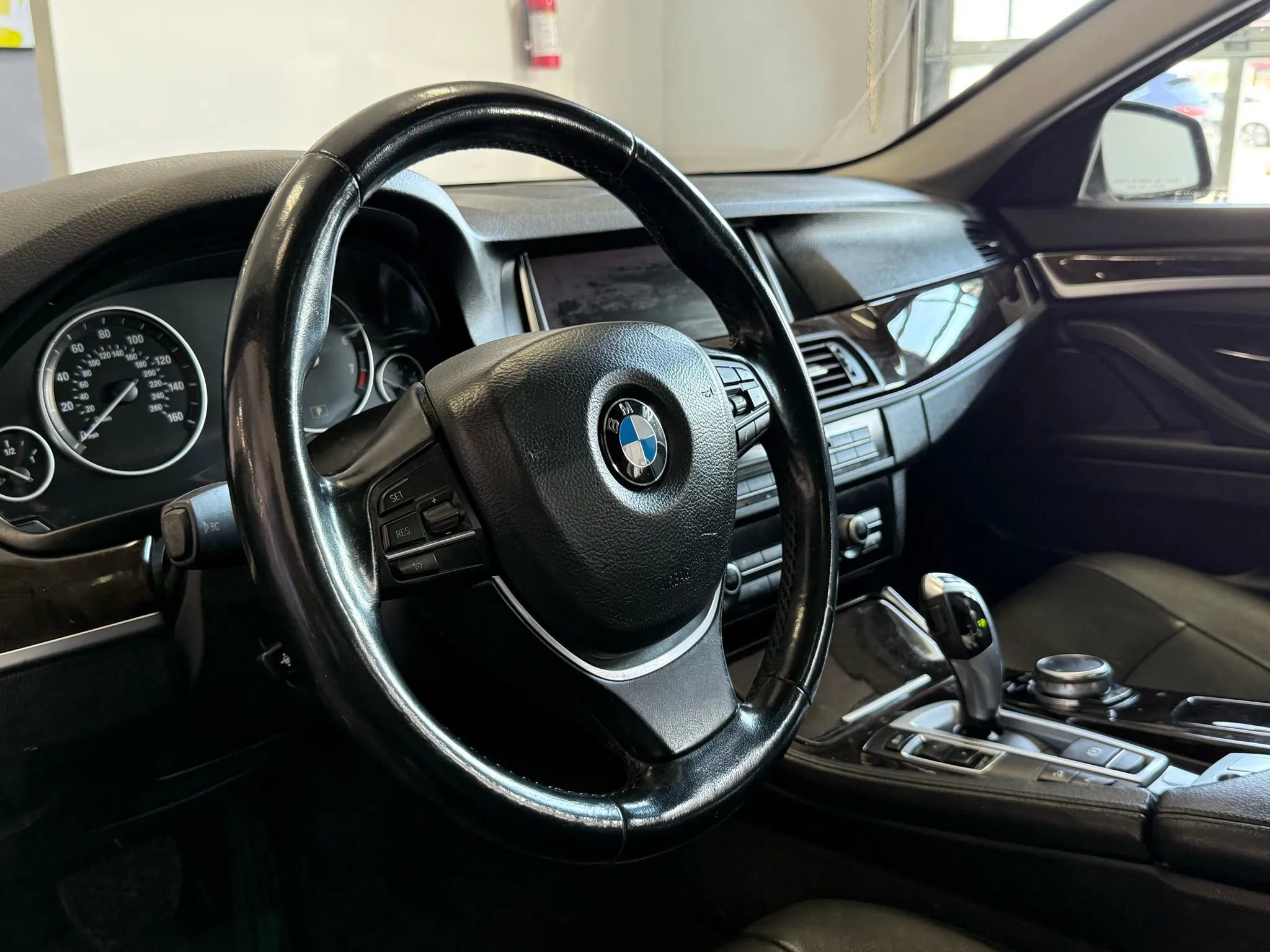 Used 2015 BMW 528i xDrive Sedan image 9