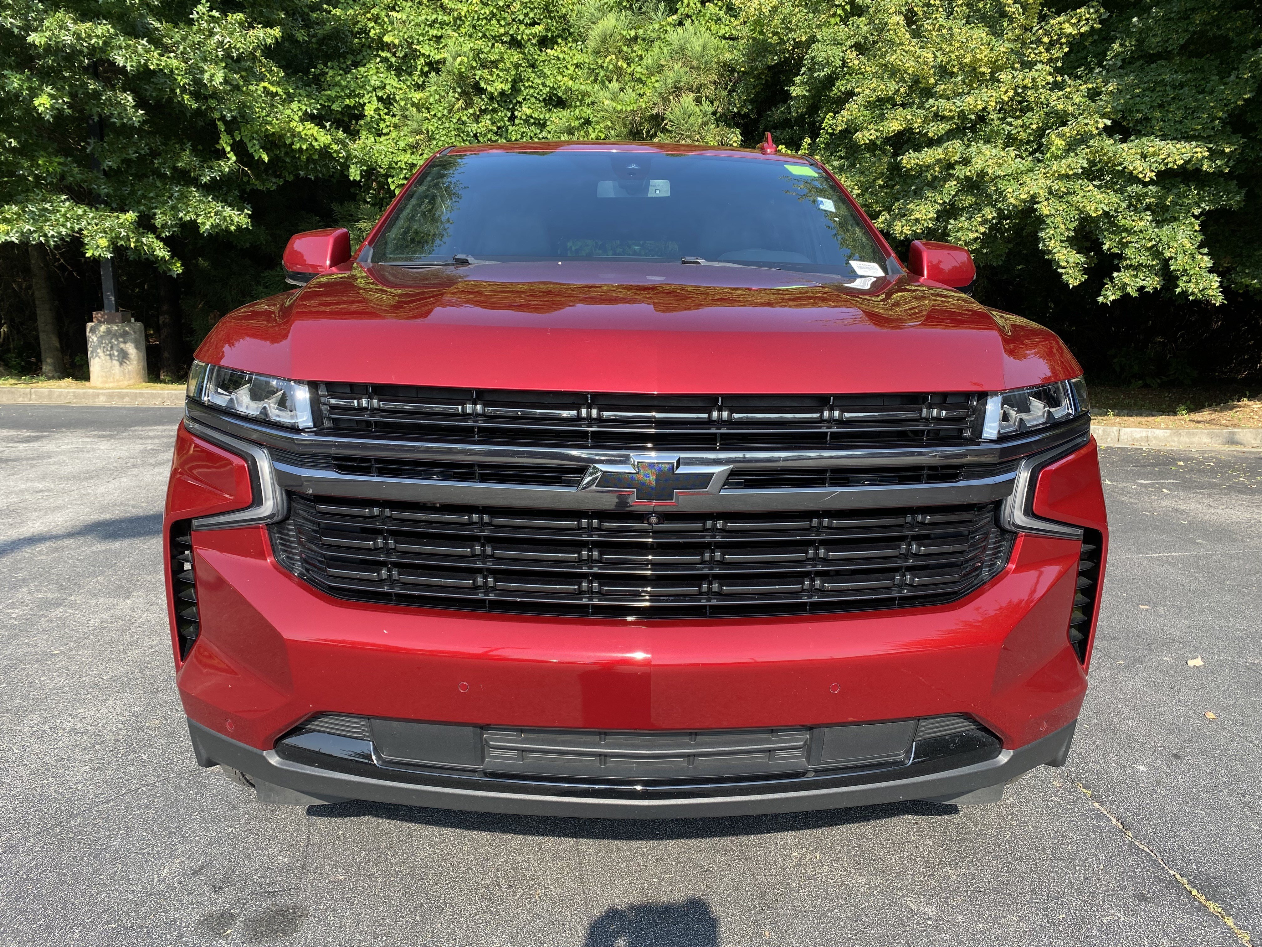 Used 2022 Chevrolet Suburban RST w/ Luxury Package AWD/4WD image 3