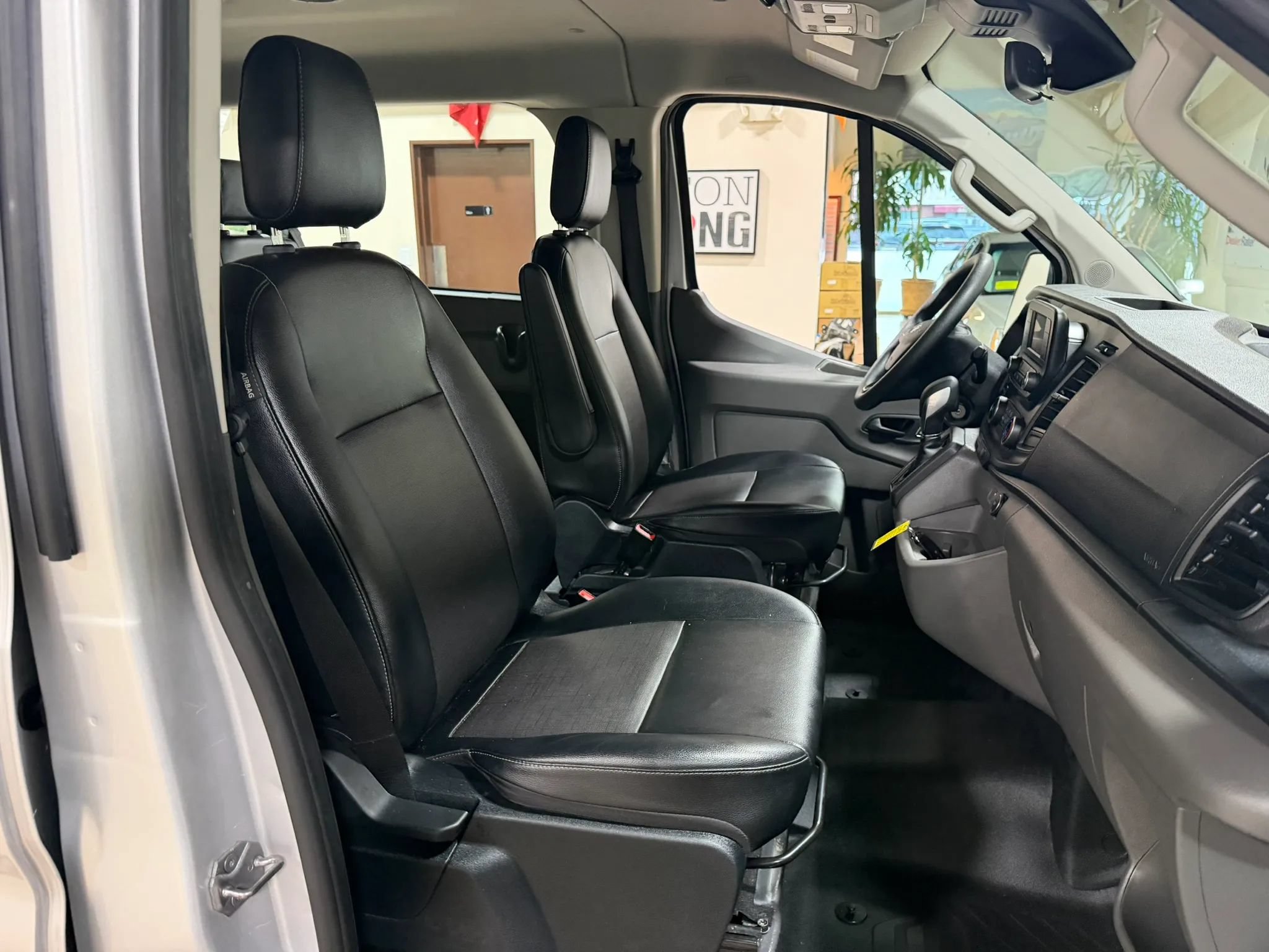 Used 2022 Ford Transit 350 XL RWD image 29
