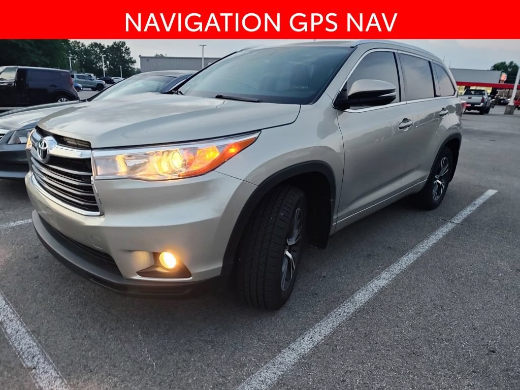 Used 2016 Toyota Highlander XLE AWD/4WD image 6