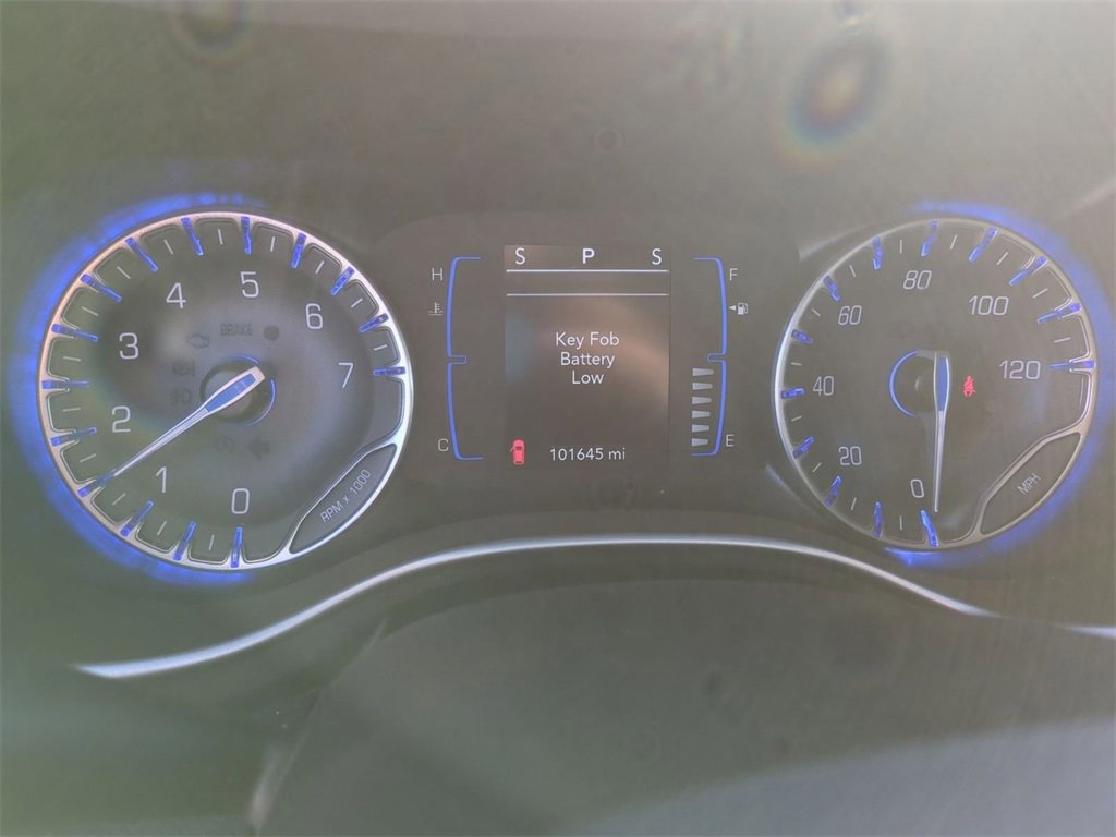 Used 2020 Chrysler Pacifica Touring-L image 11