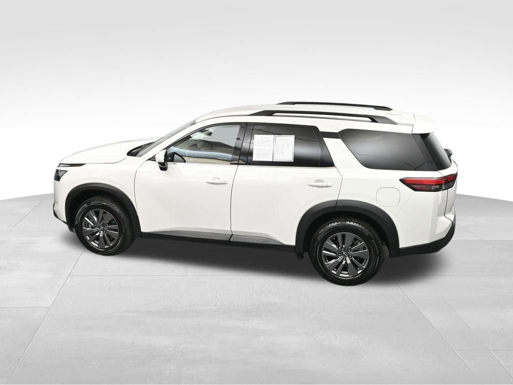 Used 2025 Nissan Pathfinder SV image 36