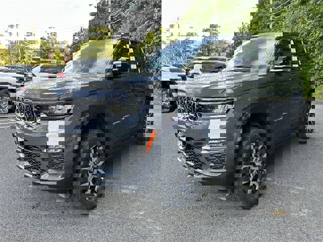 New 2025 Jeep Grand Cherokee Limited image 4