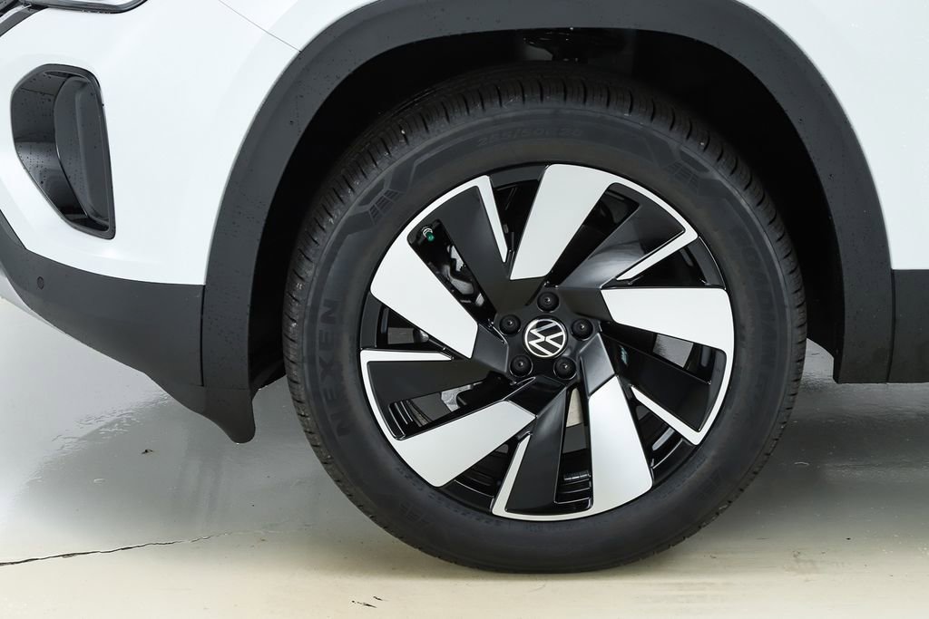 New 2026 Volkswagen Atlas Cross Sport SE image 5