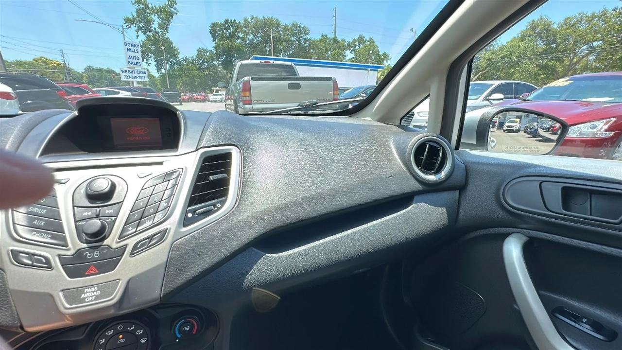 Used 2012 Ford Fiesta SE FWD image 40