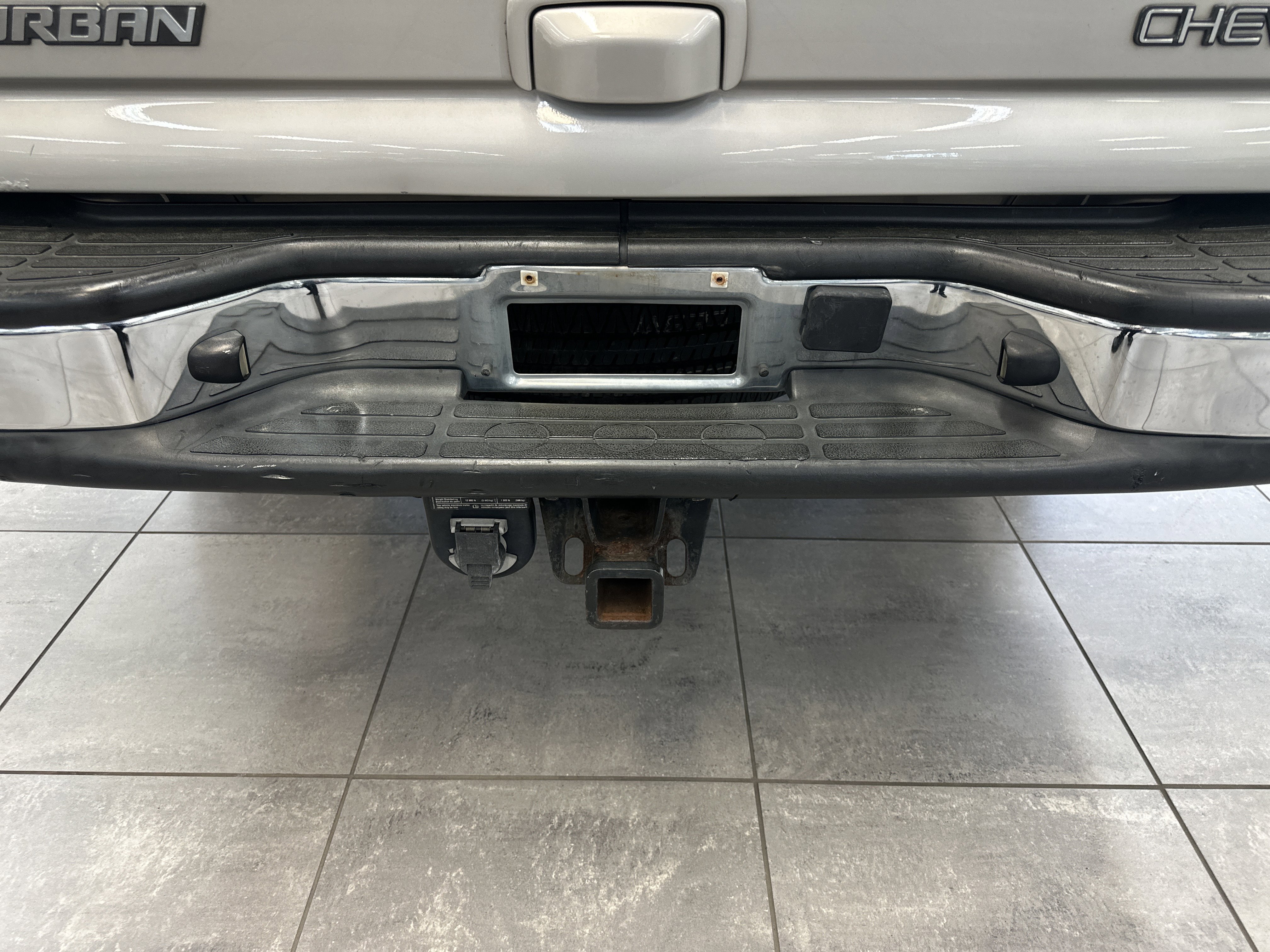 Used 2004 Chevrolet Suburban LT w/ Preferred Equipment Group image 5