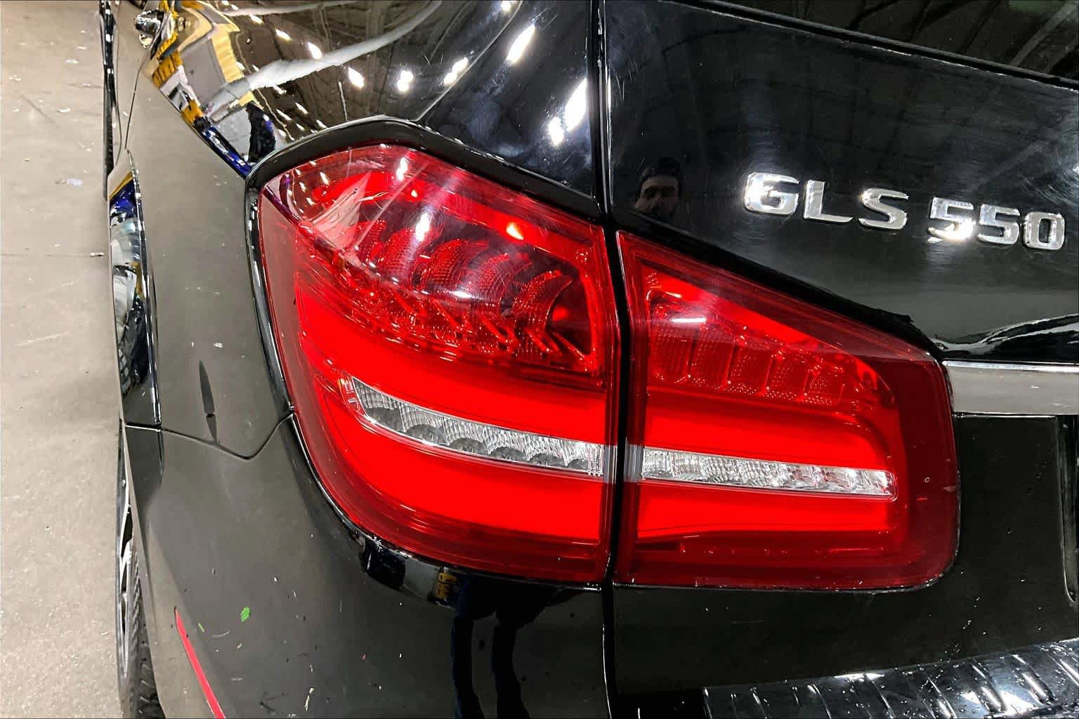 Used 2018 Mercedes-Benz GLS 550 4MATIC image 29