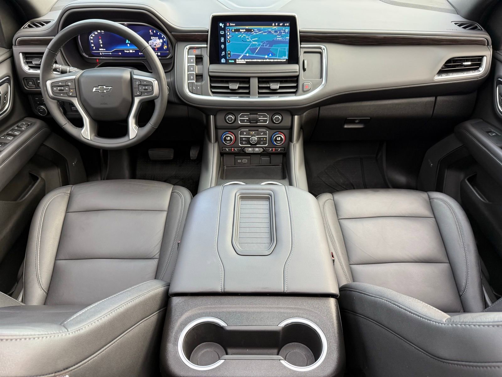 Used 2024 Chevrolet Tahoe Z71 w/ Luxury Package AWD/4WD image 20