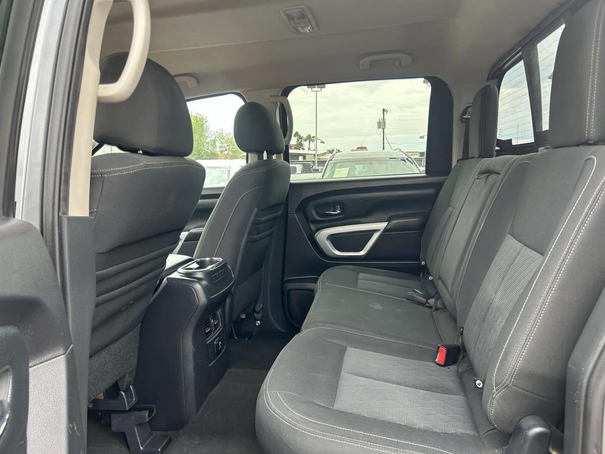 Used 2016 Nissan Titan SV RWD image 7