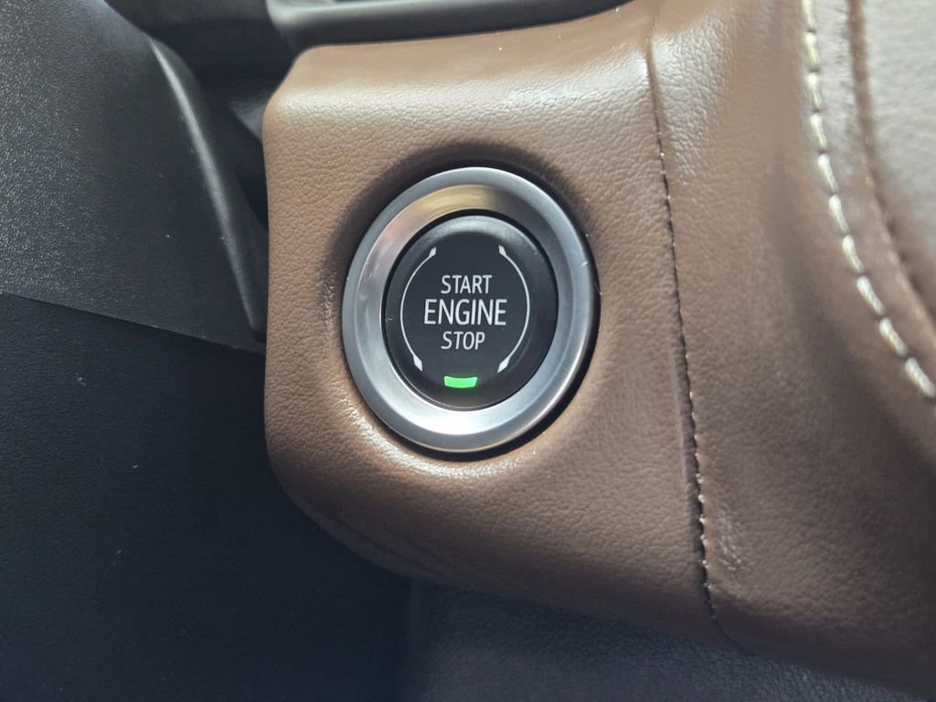 Used 2024 Chevrolet Suburban High Country w/ Advanced Technology Package image 18