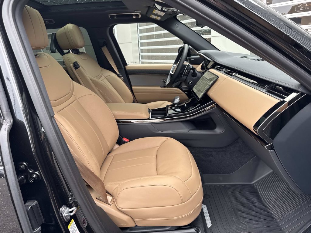 New 2026 Land Rover Range Rover Sport SE AWD/4WD image 9