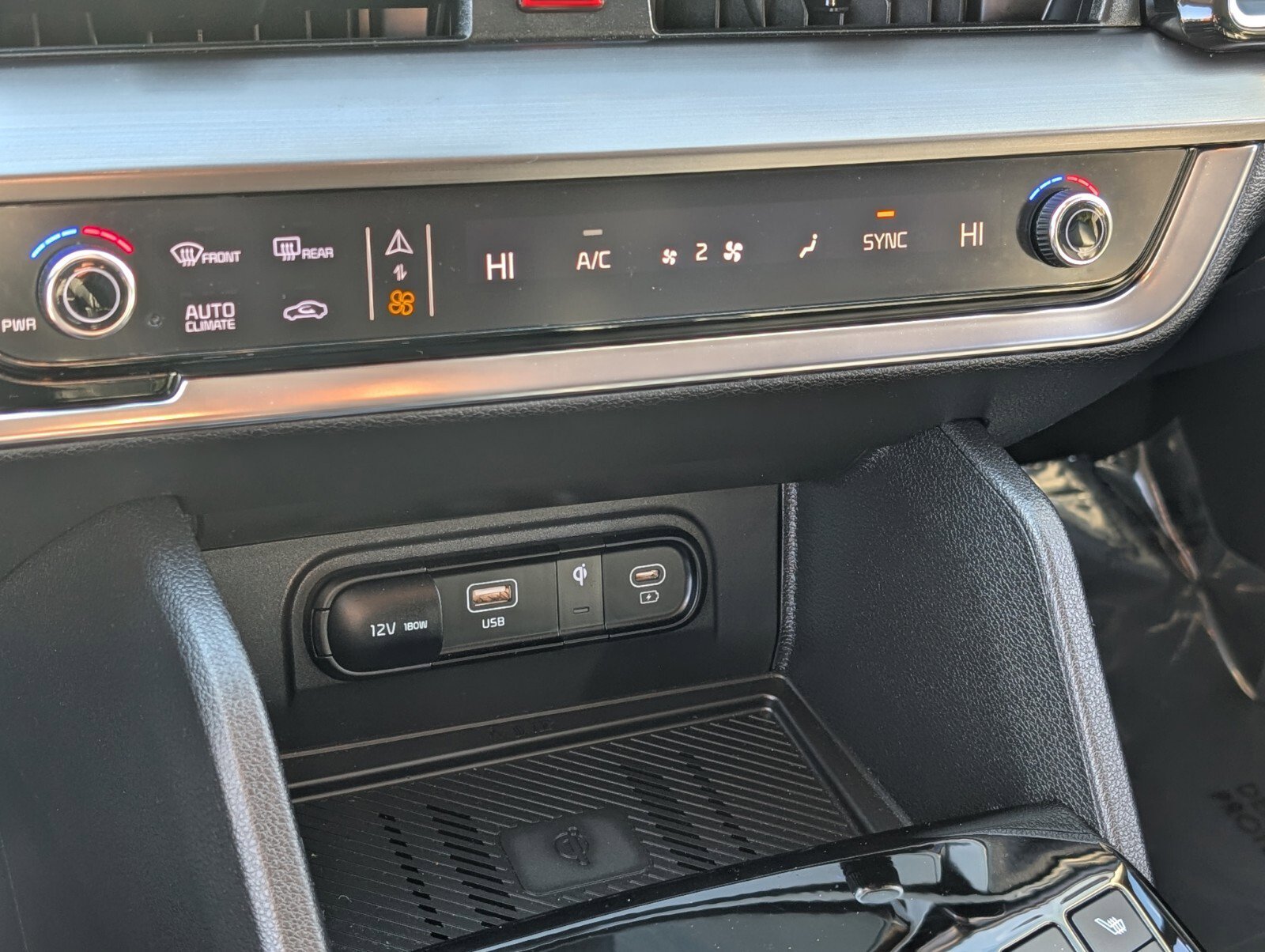 Used 2025 Kia Sportage EX image 24