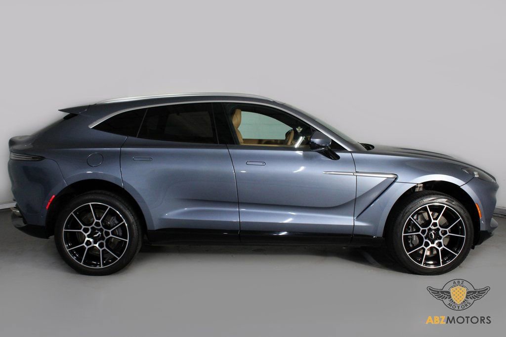 Used 2021 Aston Martin DBX image 4