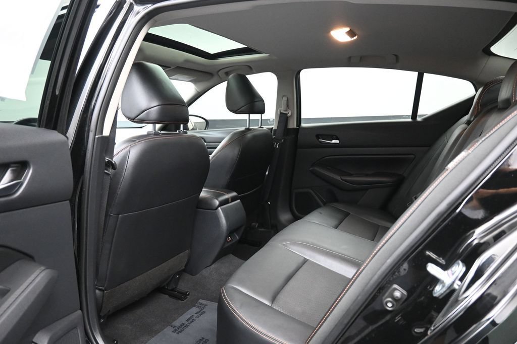 Used 2022 Nissan Altima 2.5 SR w/ Midnight Edition Package AWD/4WD image 24