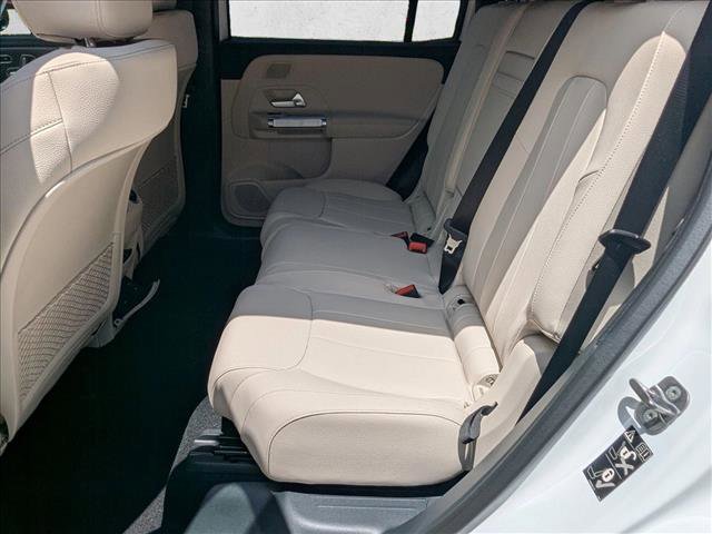 Used 2025 Mercedes-Benz GLB 250 image 14