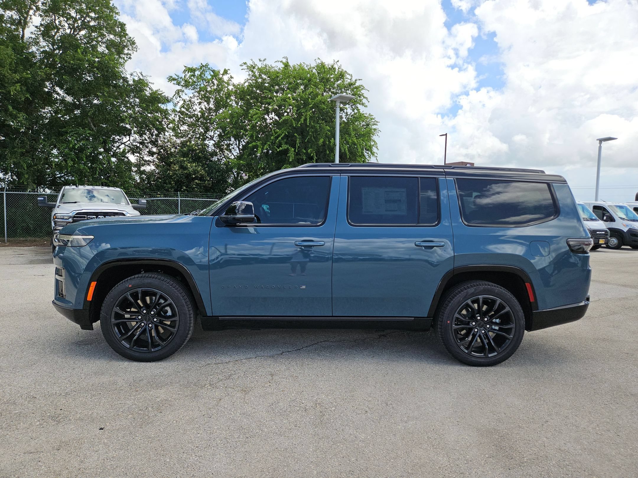 New 2026 Jeep Grand Wagoneer Summit AWD/4WD image 6