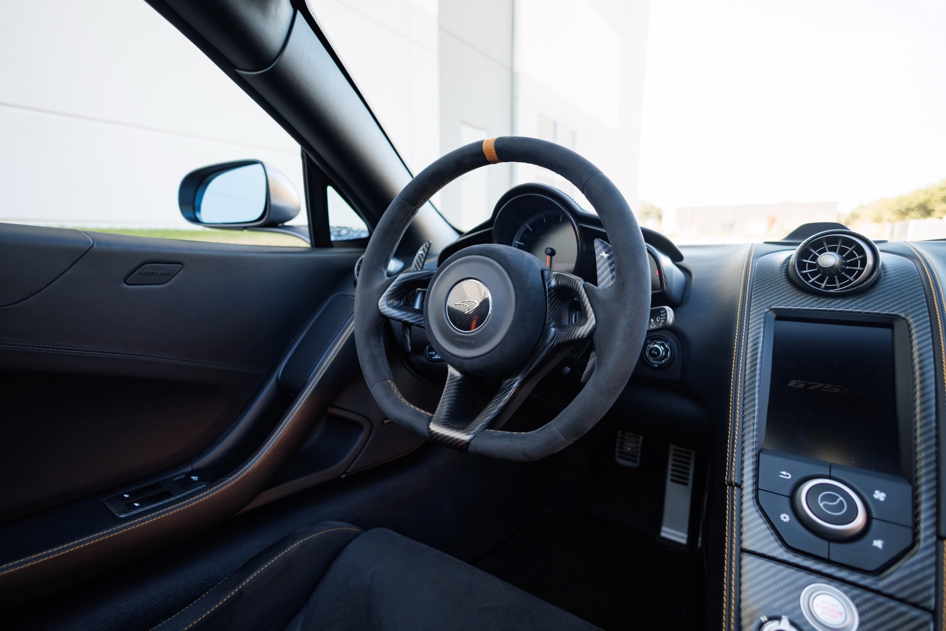 Used 2016 McLaren 675LT Spider image 52