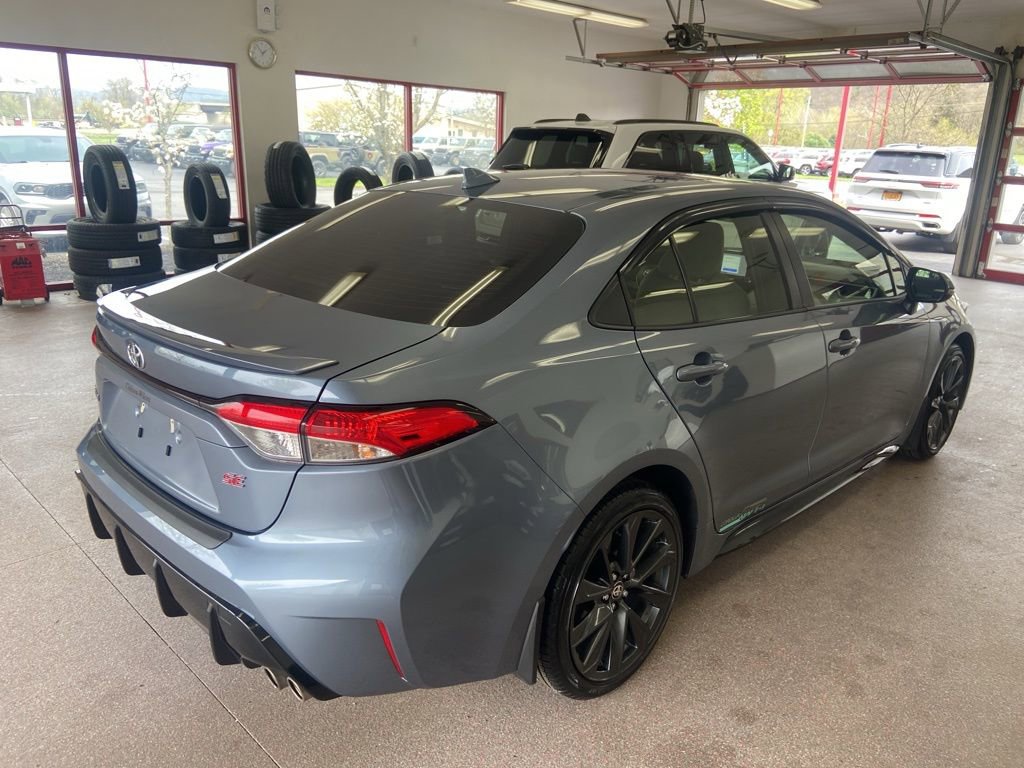 Used 2024 Toyota Corolla SE w/ SE Convenience Package FWD image 14