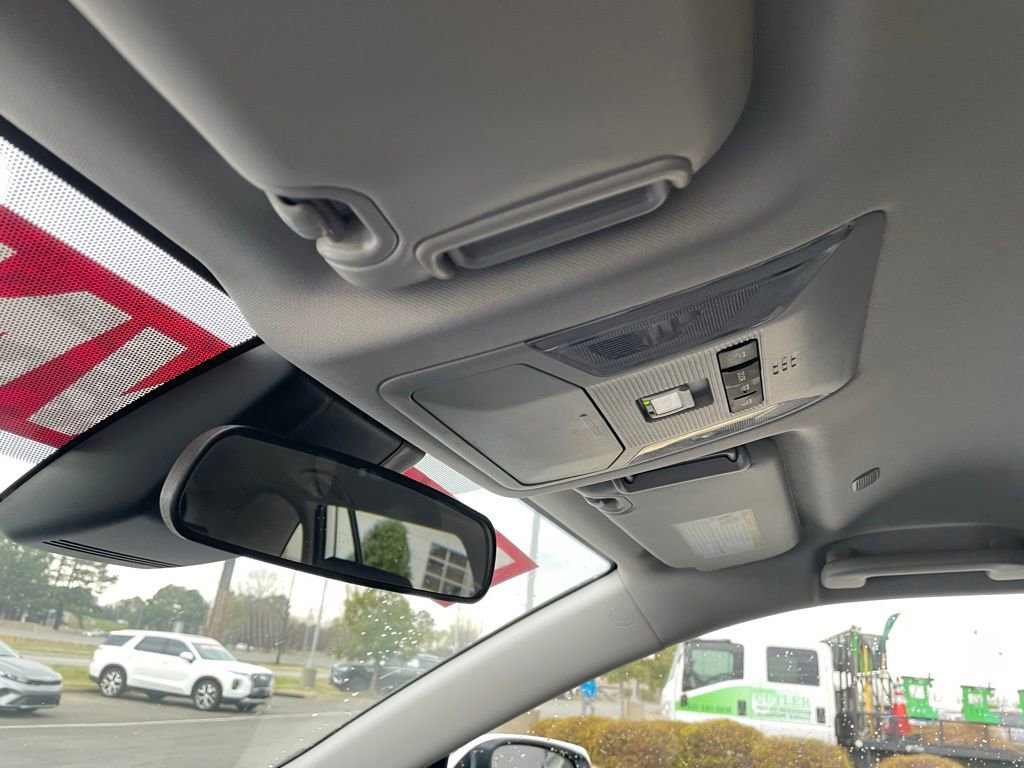 Used 2025 Toyota RAV4 XLE image 21