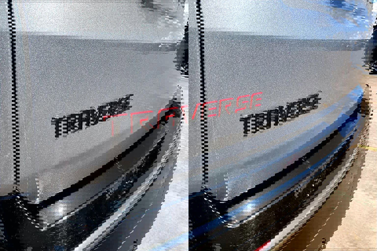 Used 2023 Chevrolet Traverse Premier w/ Redline Edition image 9