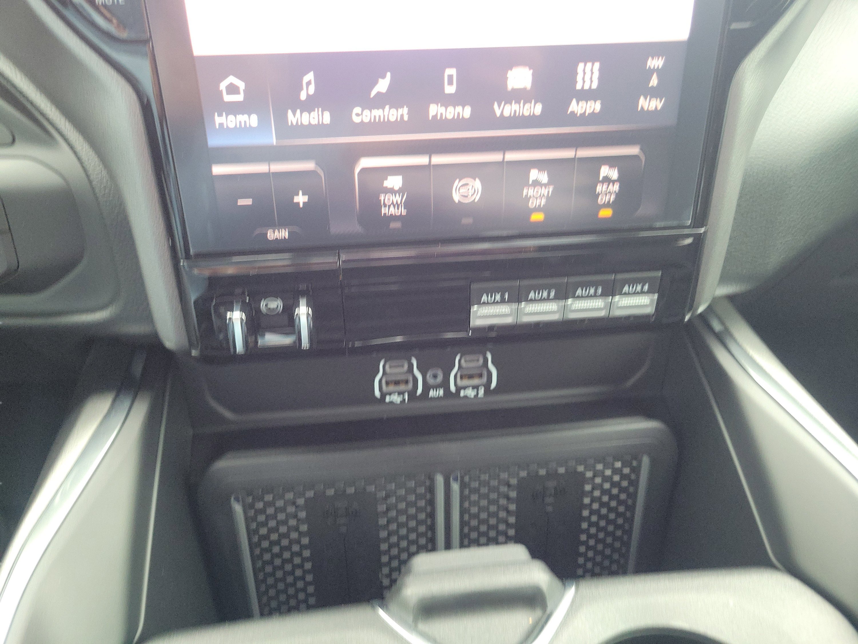 New 2026 RAM 2500 Laramie AWD/4WD image 33