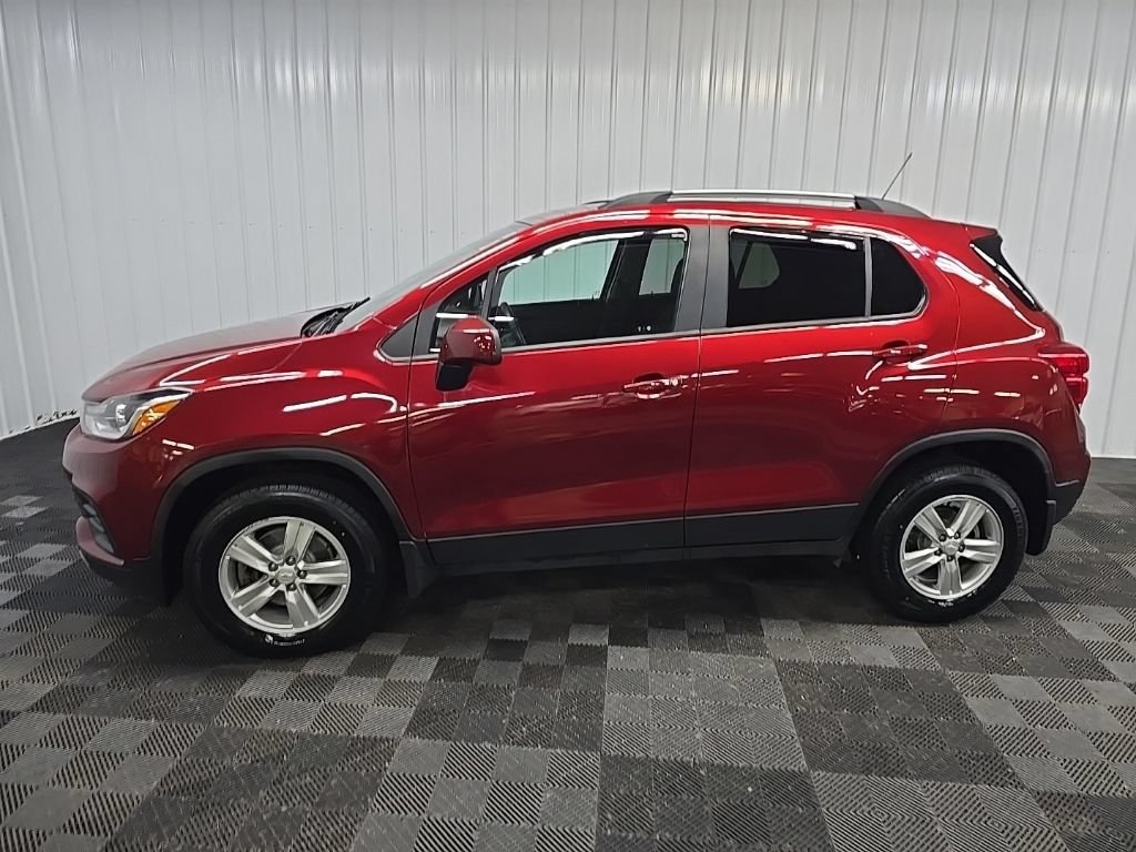 Used 2021 Chevrolet Trax LT w/ LT Convenience Package AWD/4WD image 5