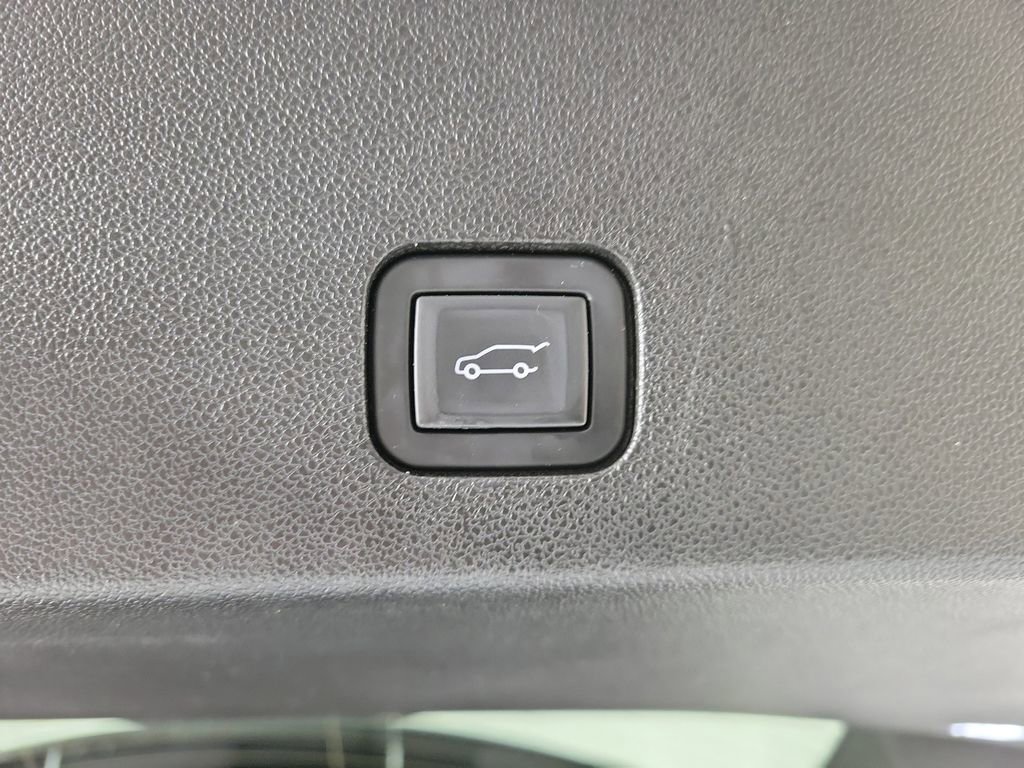 Used 2023 Cadillac XT6 Luxury FWD image 9