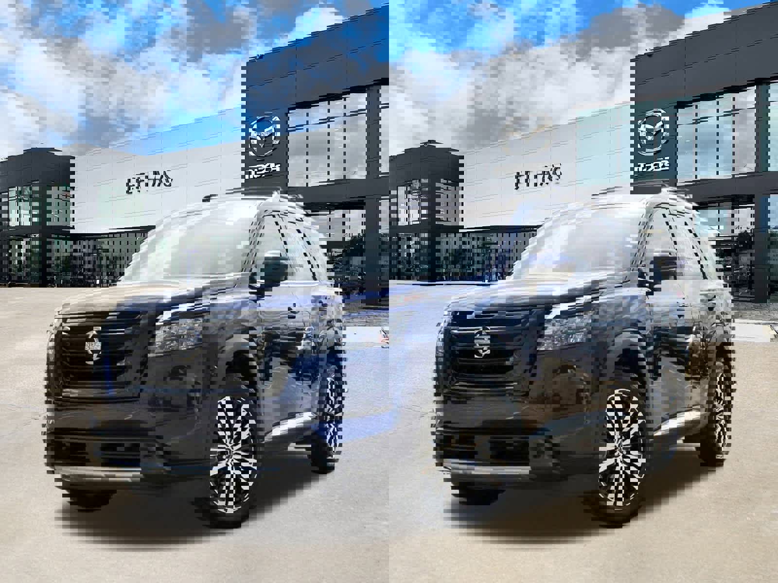 Used 2025 Nissan Pathfinder Platinum w/ Cargo Package