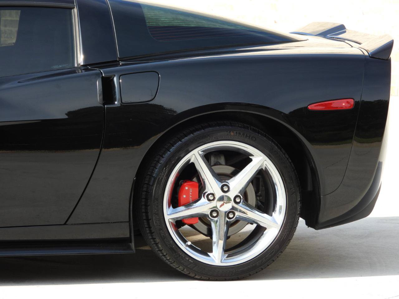 Used 2011 Chevrolet Corvette w/ 3LT w/ Preferred Equipment Group RWD image 35