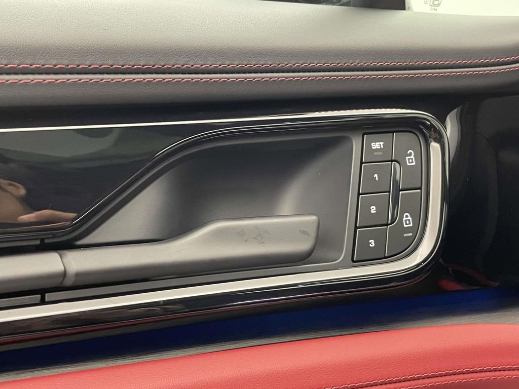 Certified 2025 Porsche Panamera 4S image 41