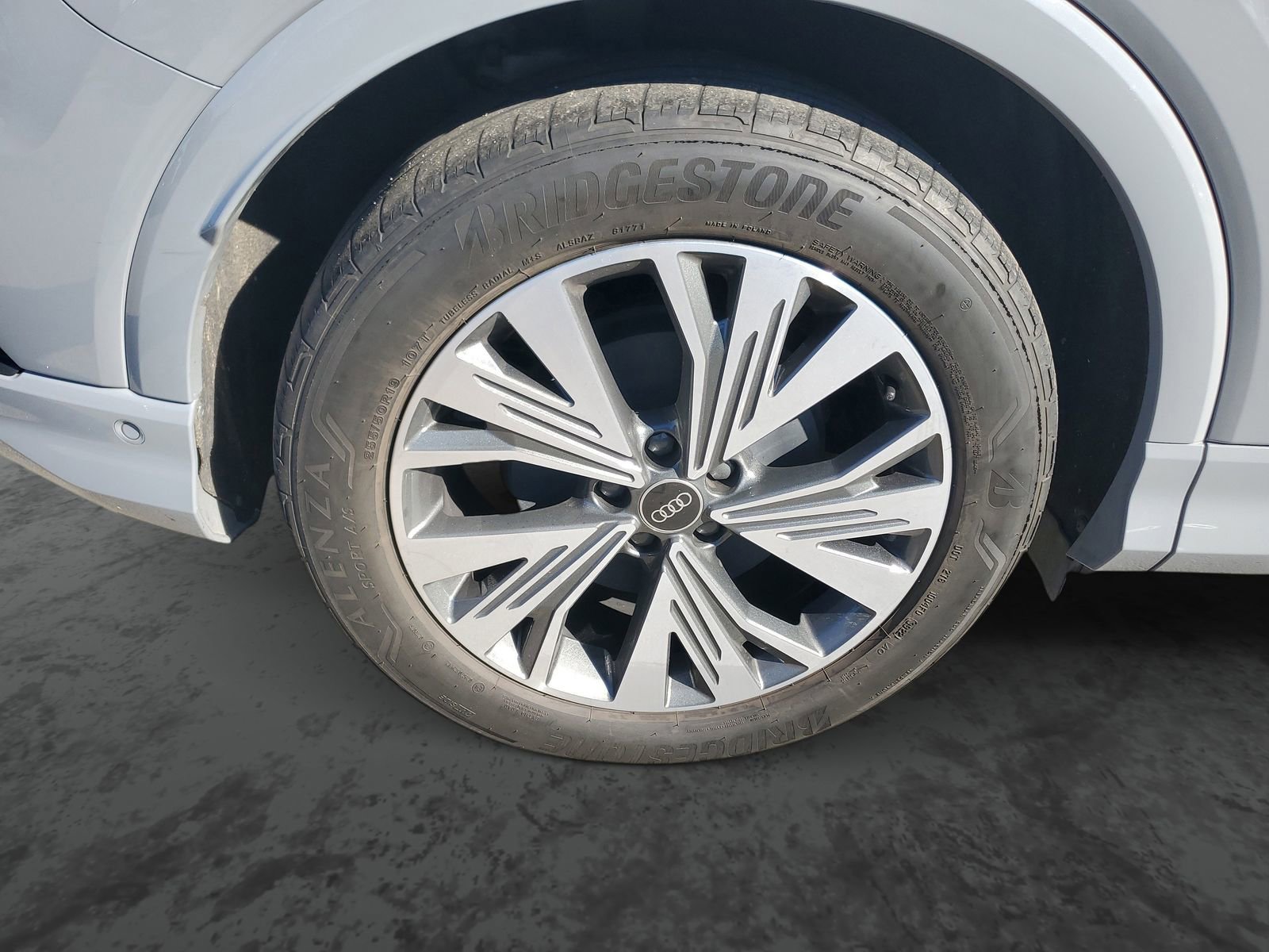 Used 2023 Audi Q4 e-tron Premium Plus w/ Premium Plus image 5