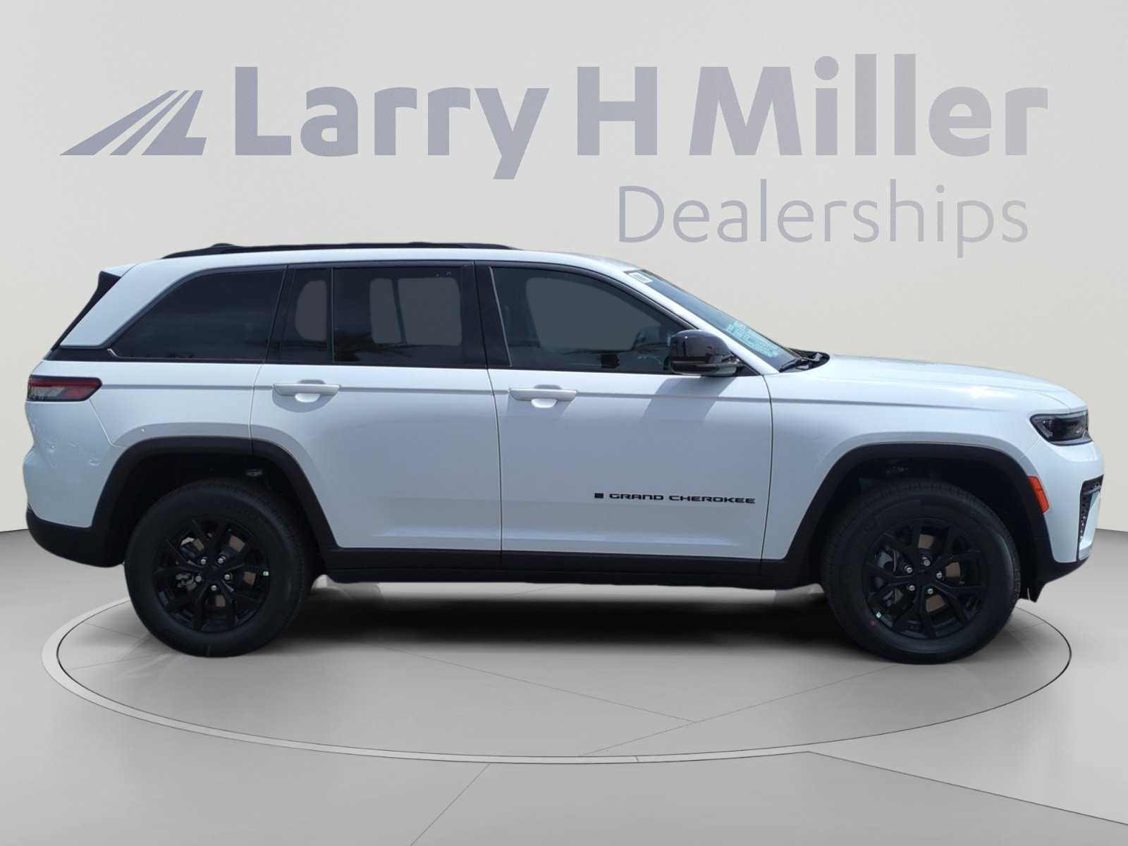 New 2026 Jeep Grand Cherokee Altitude AWD/4WD image 6