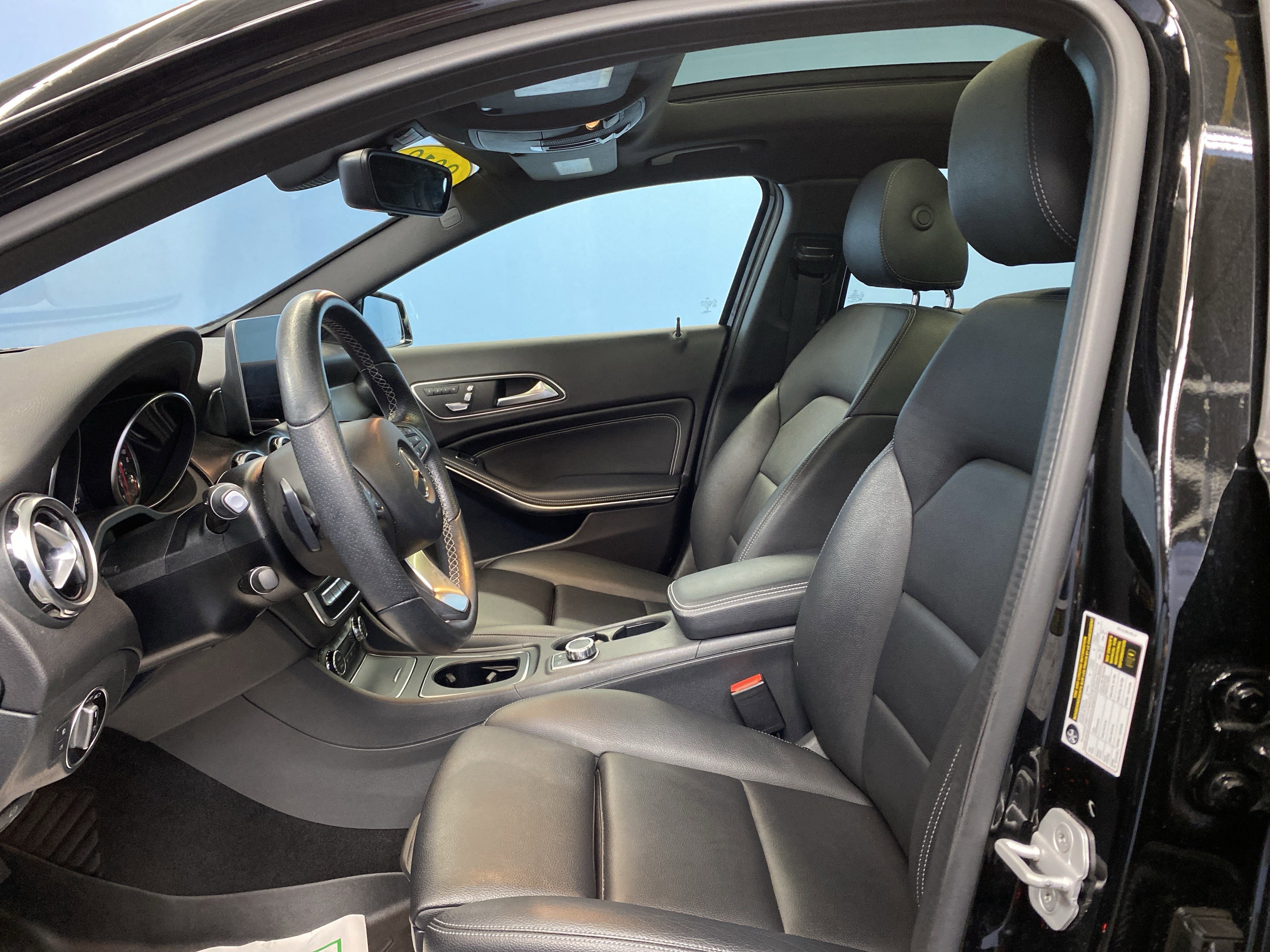 Used 2018 Mercedes-Benz GLA 250 4MATIC image 9