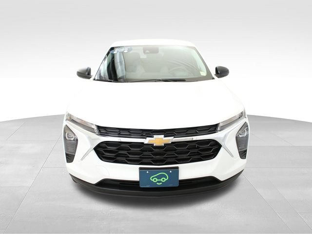 Certified 2025 Chevrolet Trax LS FWD image 3