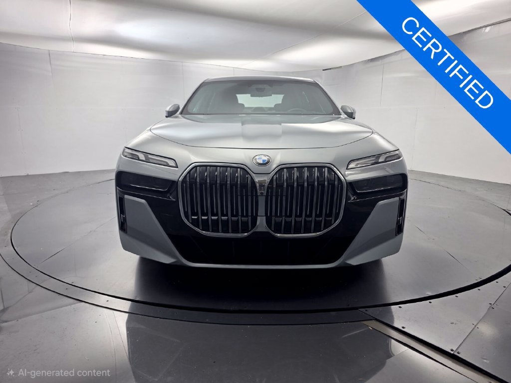 Certified 2023 BMW 760i xDrive AWD/4WD image 2