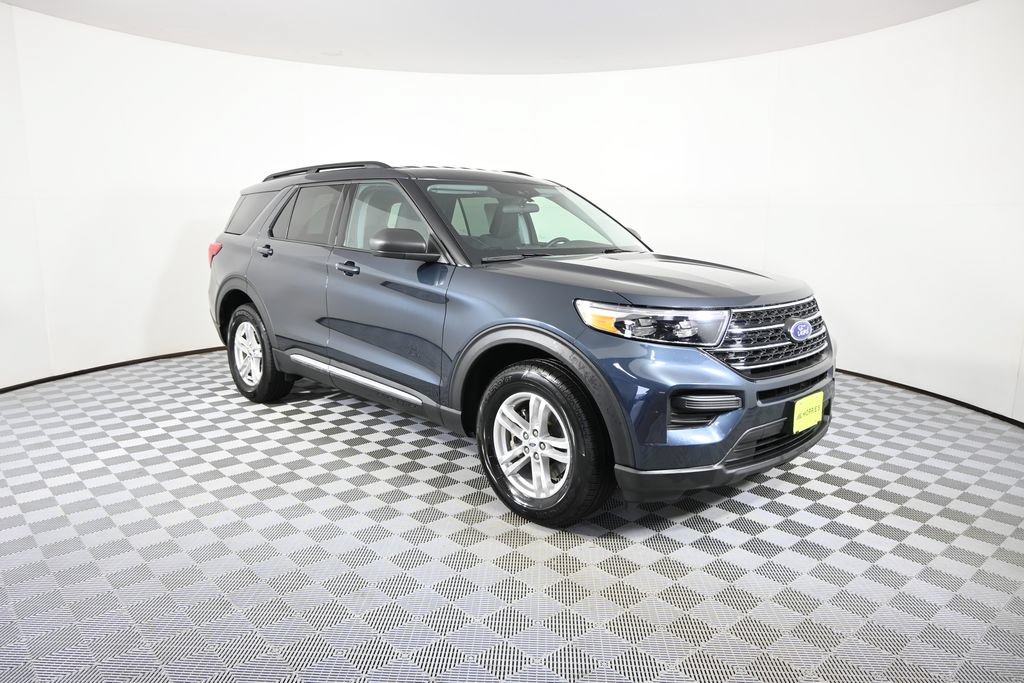 Used 2024 Ford Explorer XLT AWD/4WD image 9
