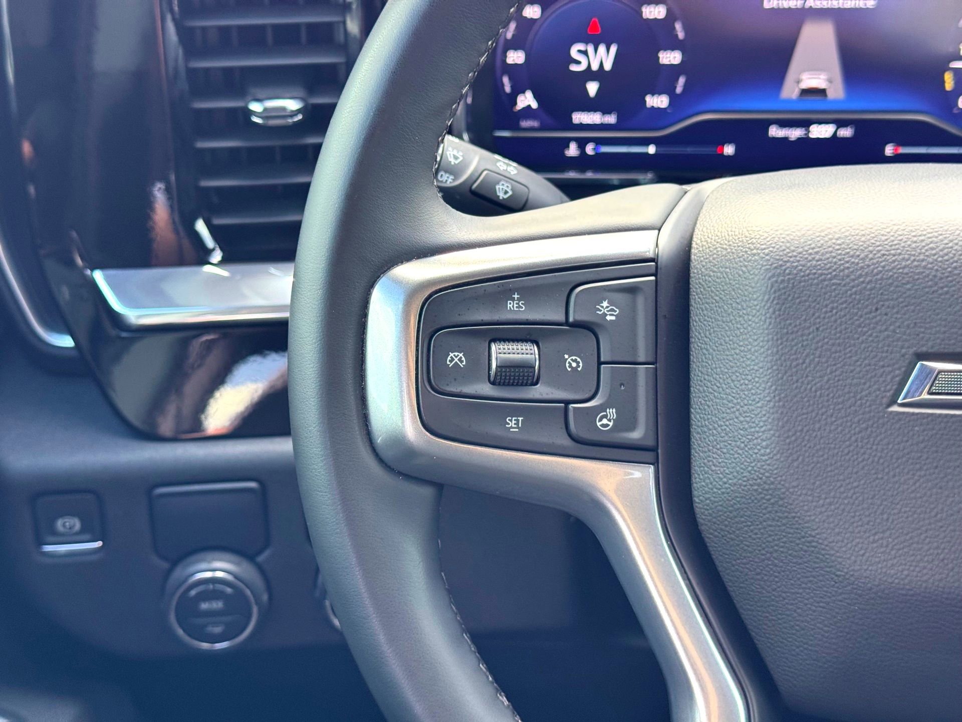 Used 2025 Chevrolet Silverado 1500 RST image 23