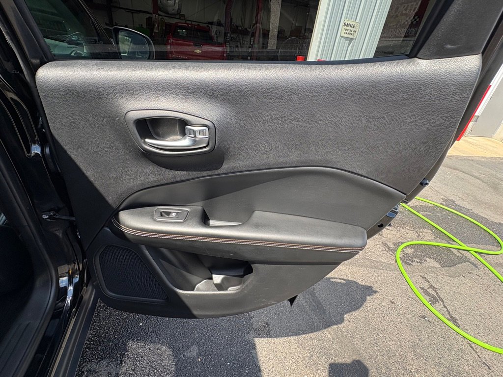 Used 2019 Jeep Compass Latitude image 14
