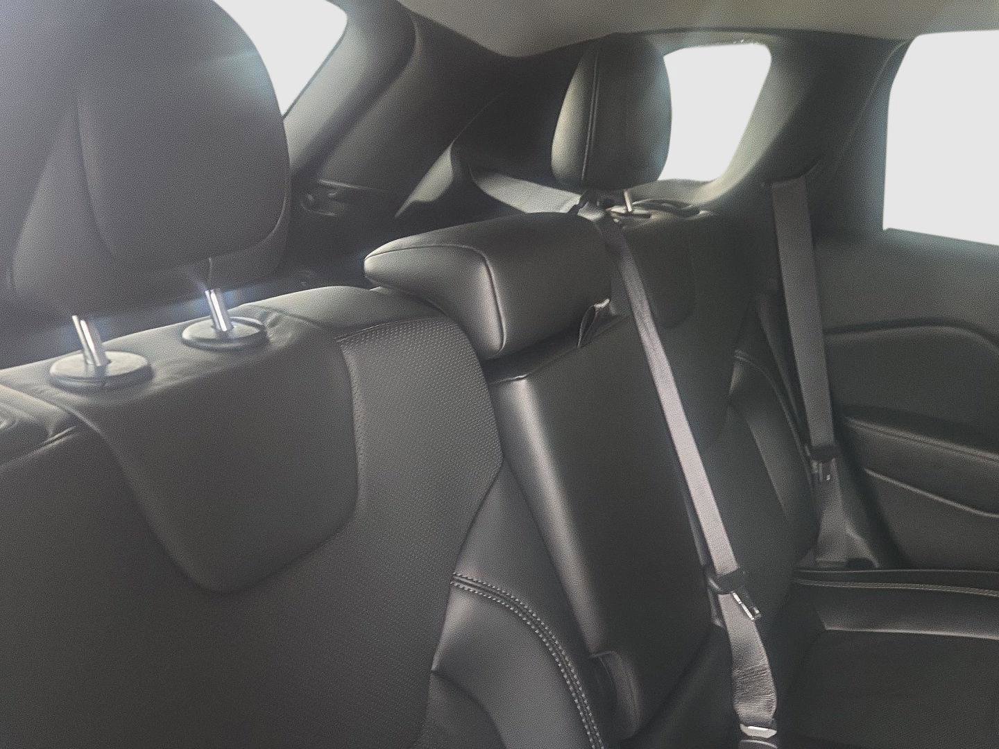 Used 2021 Jeep Cherokee Latitude Lux w/ Comfort/Convenience Group image 13