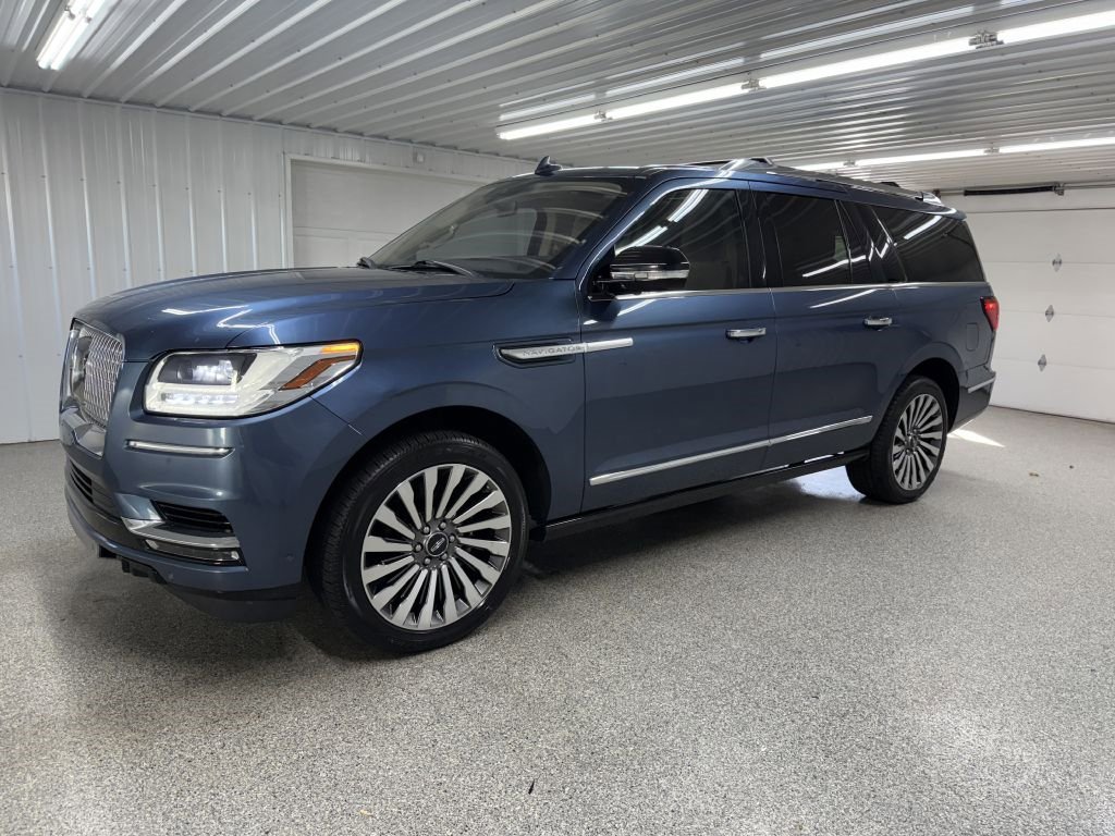 Used 2018 Lincoln Navigator L Reserve w/ Technology Package image 3