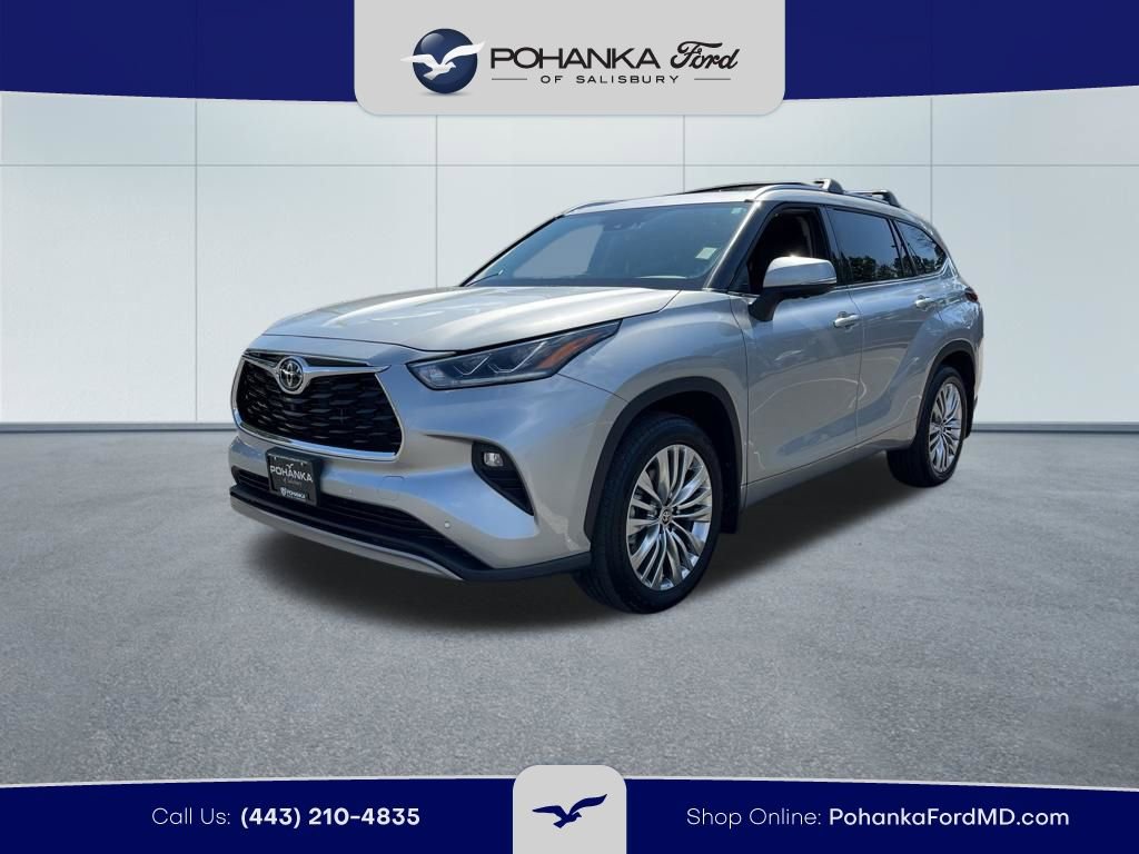 Used 2025 Toyota Highlander Platinum image 2