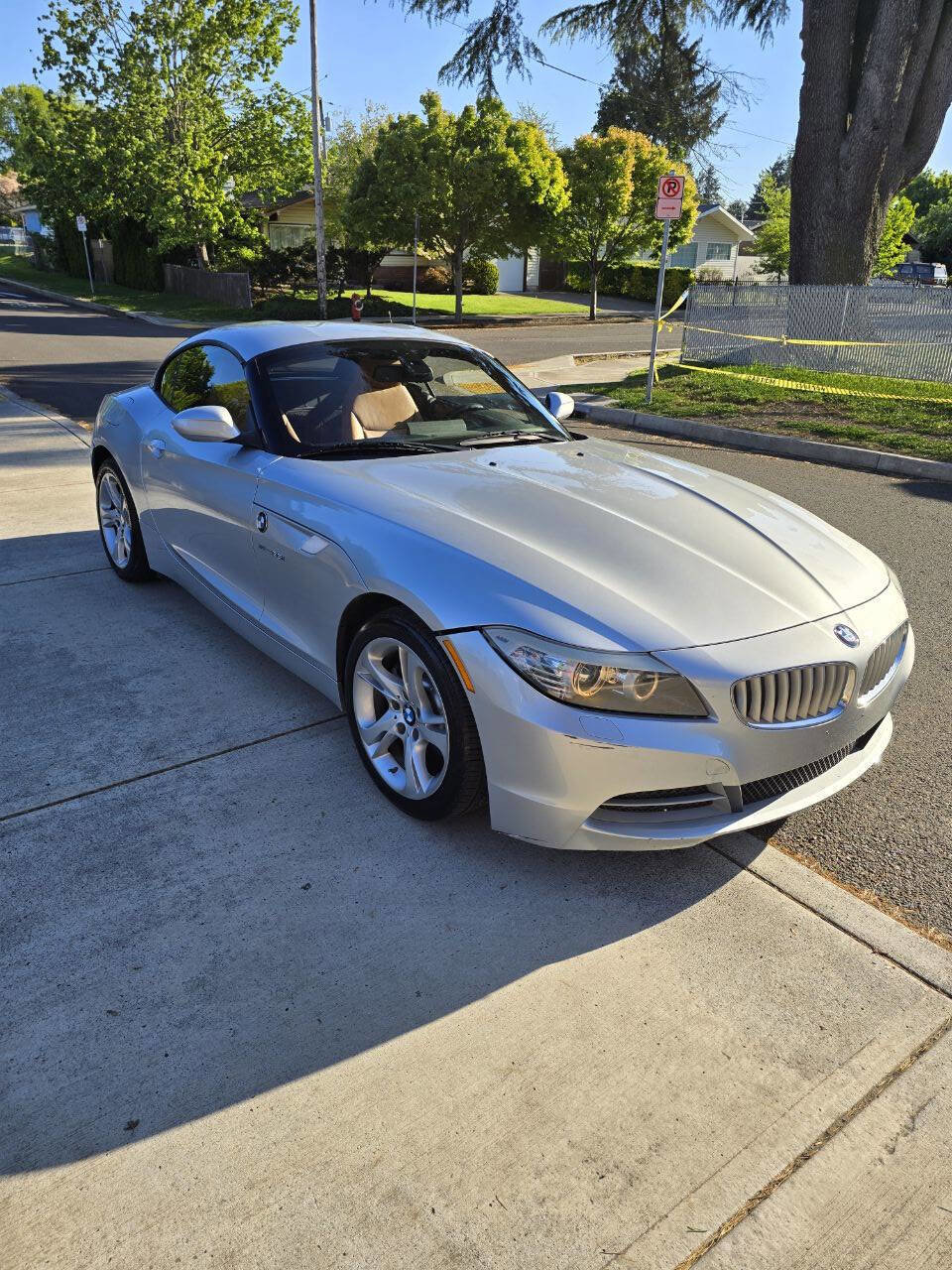 Used 2011 BMW Z4 sDrive35i image 3