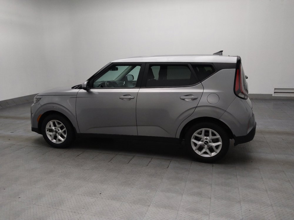 Used 2023 Kia Soul LX w/ LX Technology Package FWD image 3