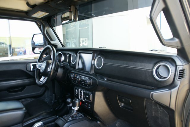 Used 2018 Jeep Wrangler Unlimited Sahara image 35
