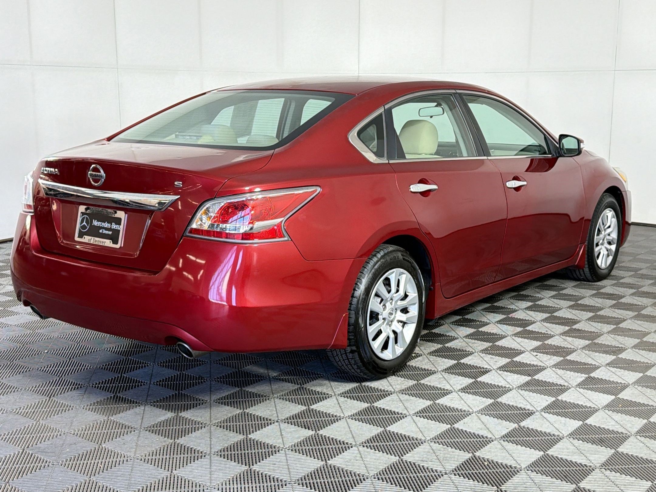 Used 2015 Nissan Altima 2.5 S w/ Power Driver Seat Package image 9
