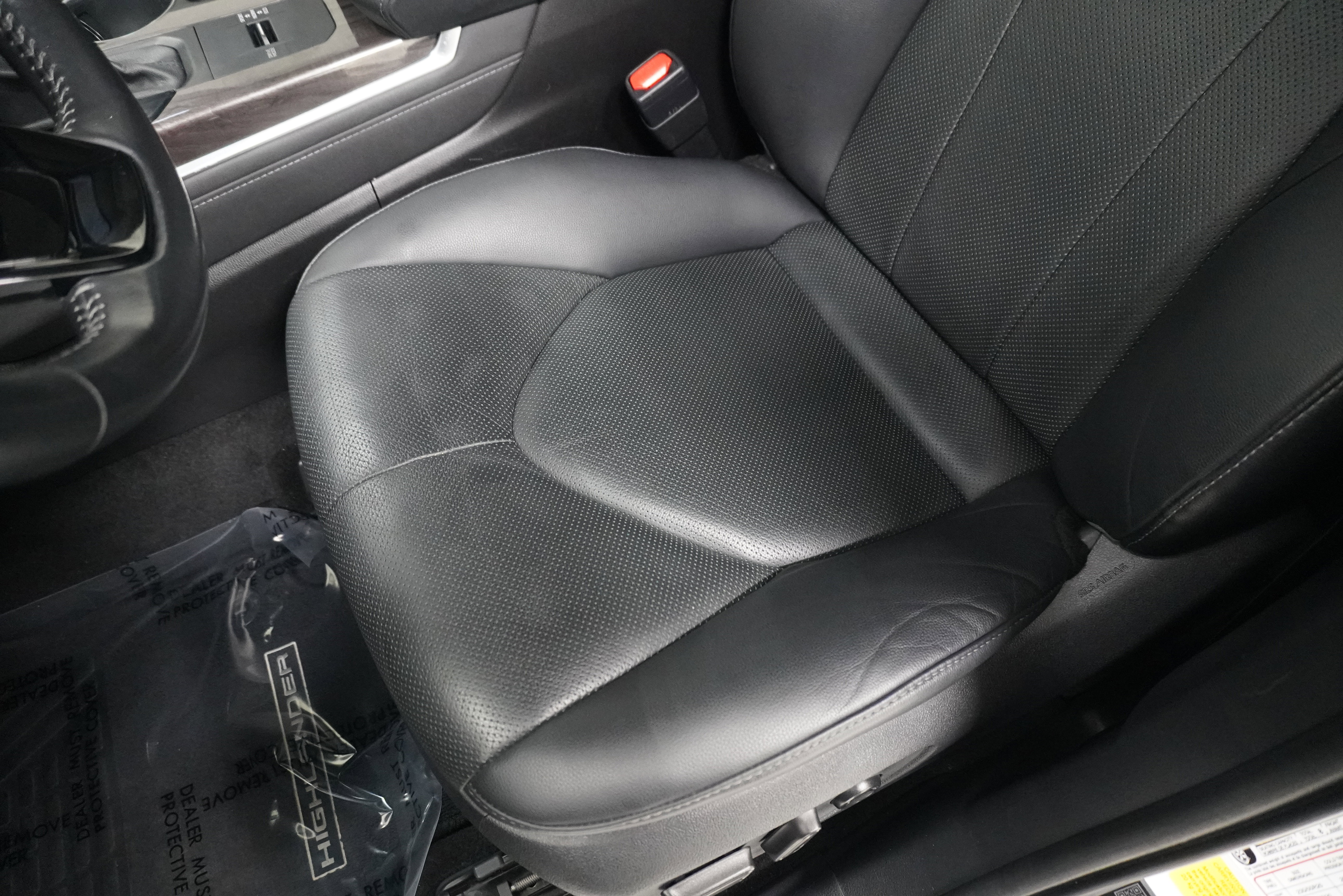 Used 2021 Toyota Highlander Limited image 12