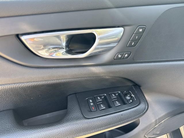 Used 2020 Volvo V60 T5 Cross Country w/ Protection Package Premier image 16