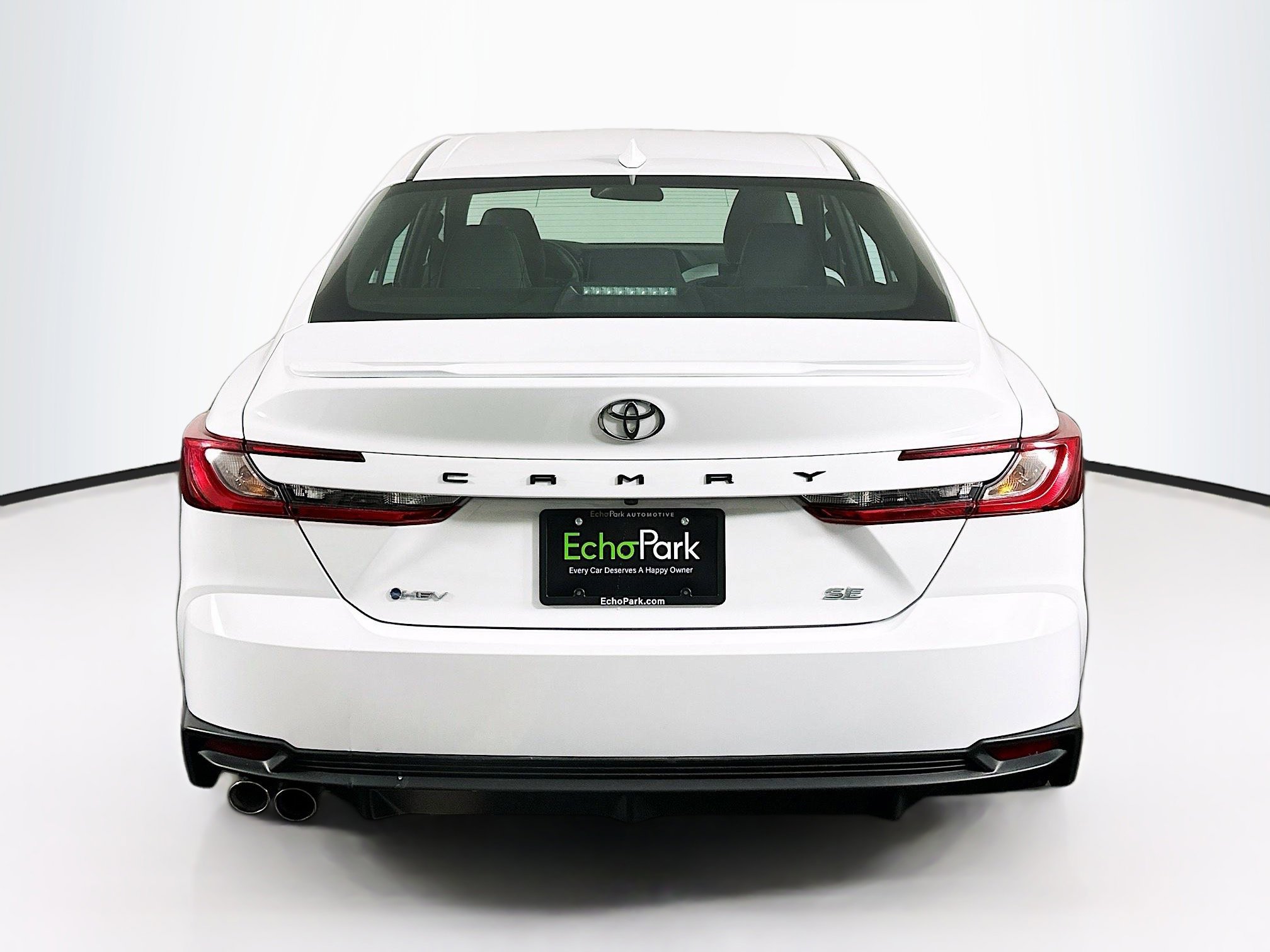 Used 2025 Toyota Camry SE image 7