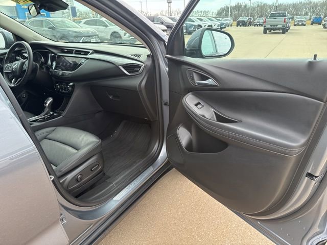 Used 2022 Buick Encore GX Essence w/ Experience Buick Package image 50